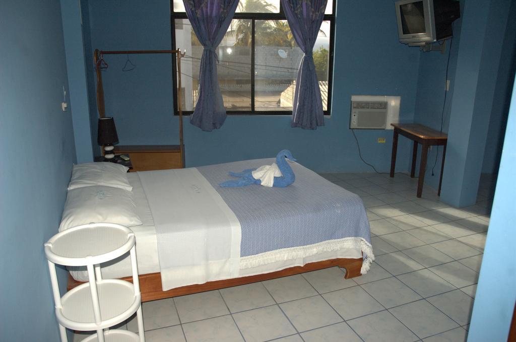 Hostal La Isla Del Descanso Puerto Villamil Εξωτερικό φωτογραφία