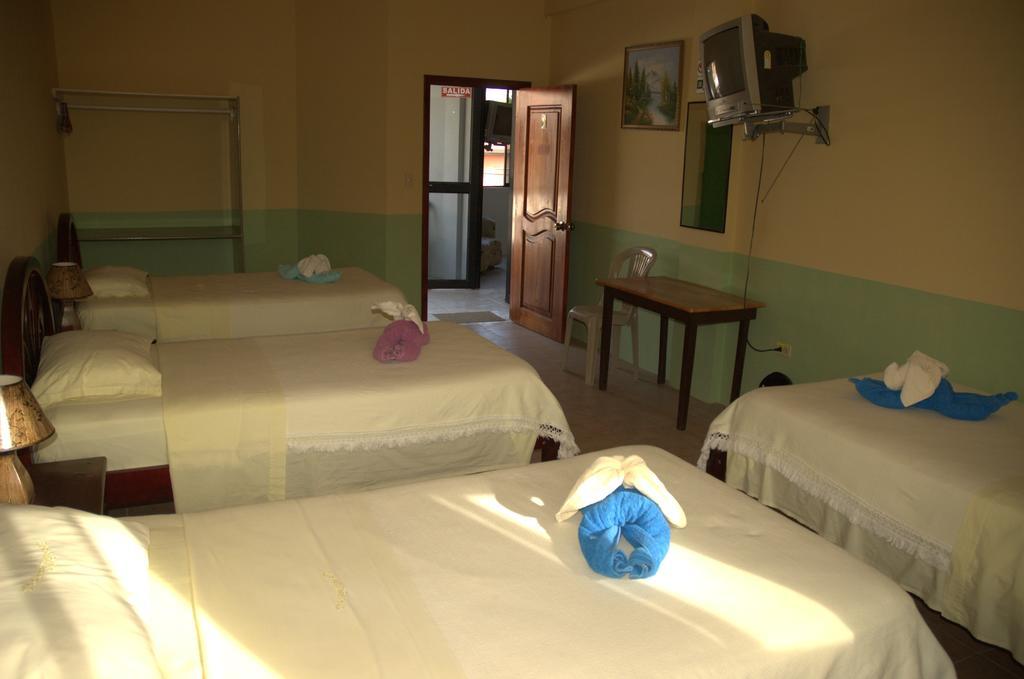 Hostal La Isla Del Descanso Puerto Villamil Εξωτερικό φωτογραφία