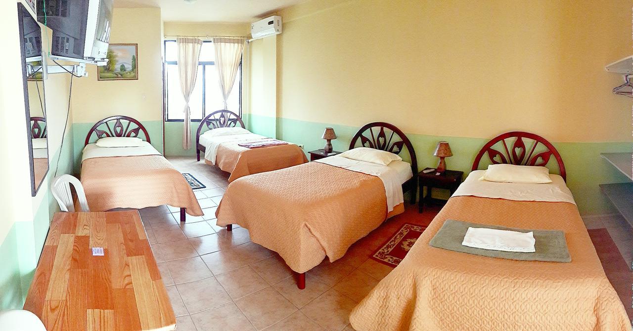 Hostal La Isla Del Descanso Puerto Villamil Εξωτερικό φωτογραφία