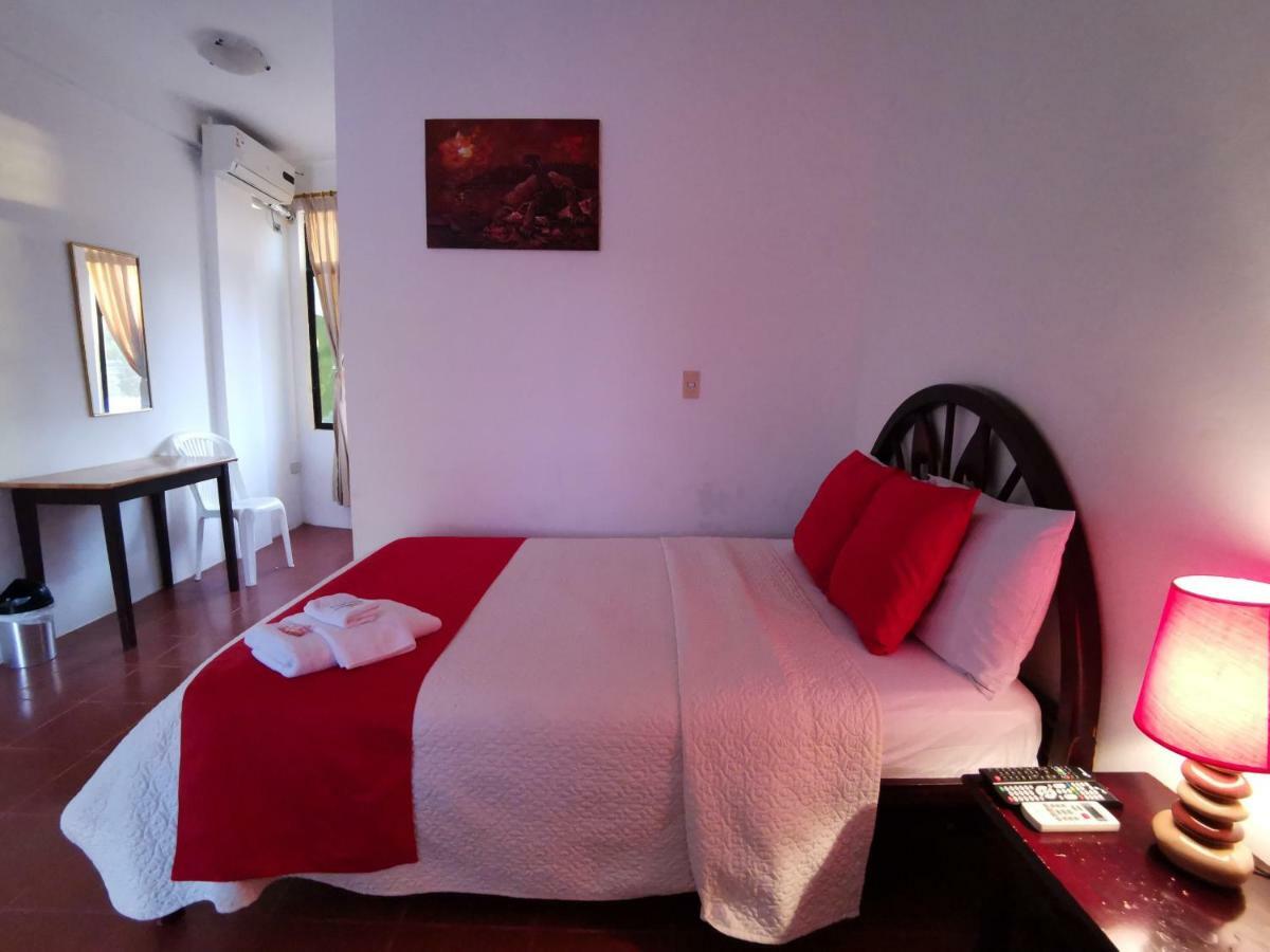 Hostal La Isla Del Descanso Puerto Villamil Εξωτερικό φωτογραφία