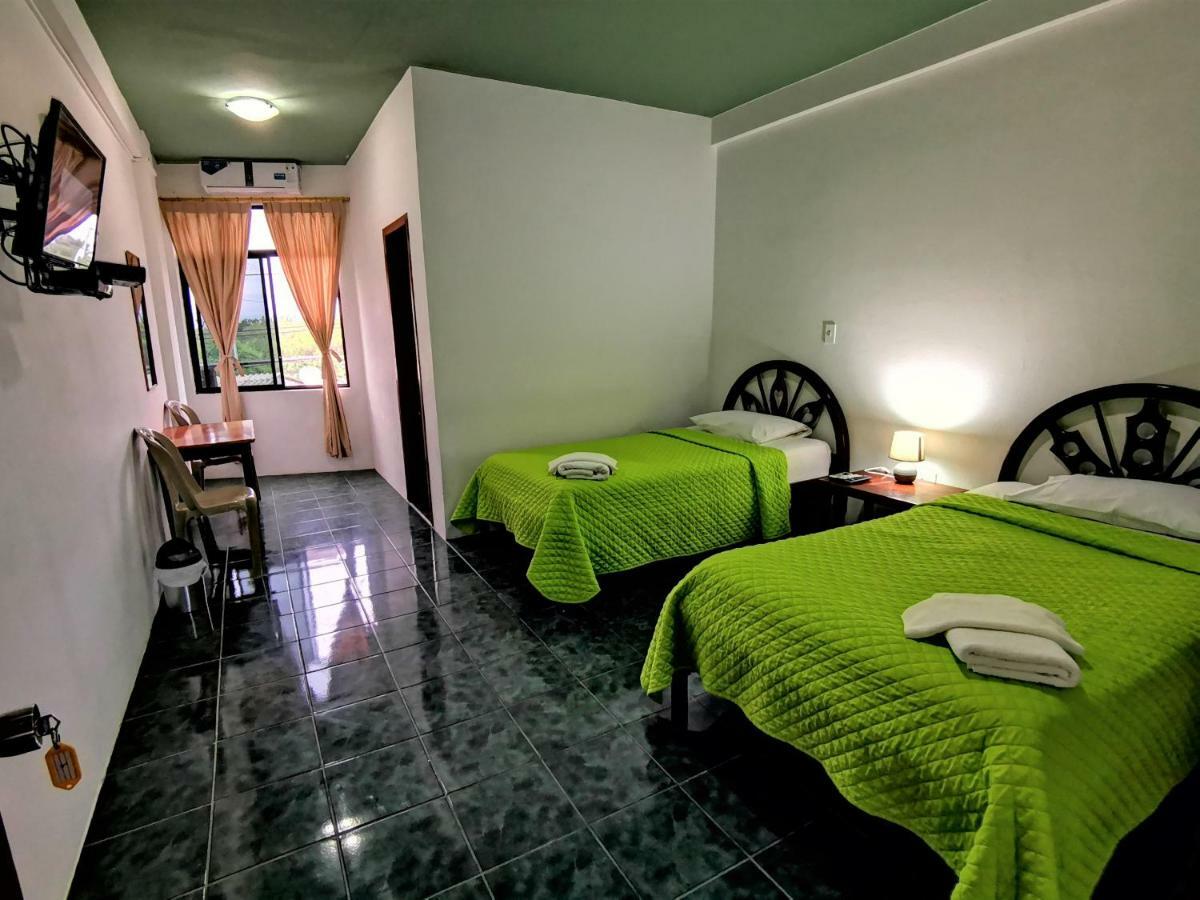 Hostal La Isla Del Descanso Puerto Villamil Εξωτερικό φωτογραφία