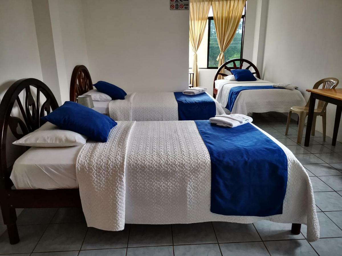 Hostal La Isla Del Descanso Puerto Villamil Εξωτερικό φωτογραφία