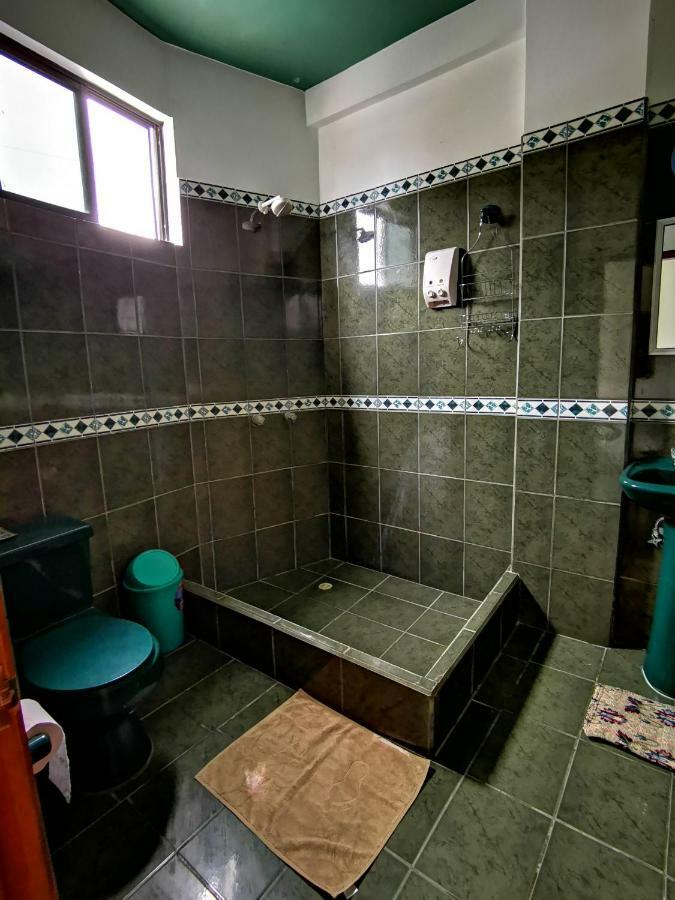 Hostal La Isla Del Descanso Puerto Villamil Εξωτερικό φωτογραφία