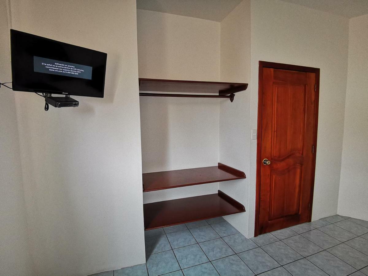 Hostal La Isla Del Descanso Puerto Villamil Εξωτερικό φωτογραφία