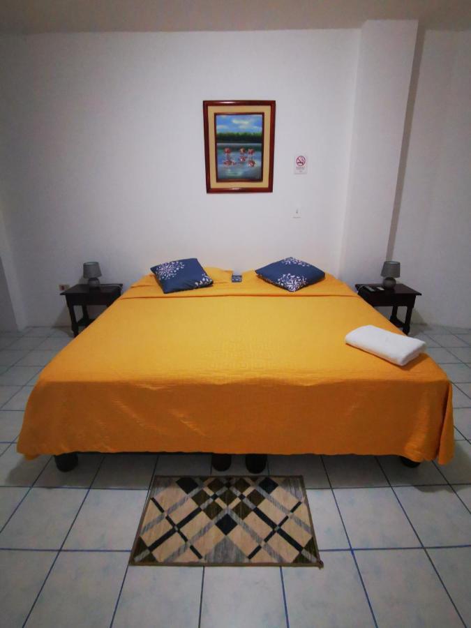 Hostal La Isla Del Descanso Puerto Villamil Εξωτερικό φωτογραφία