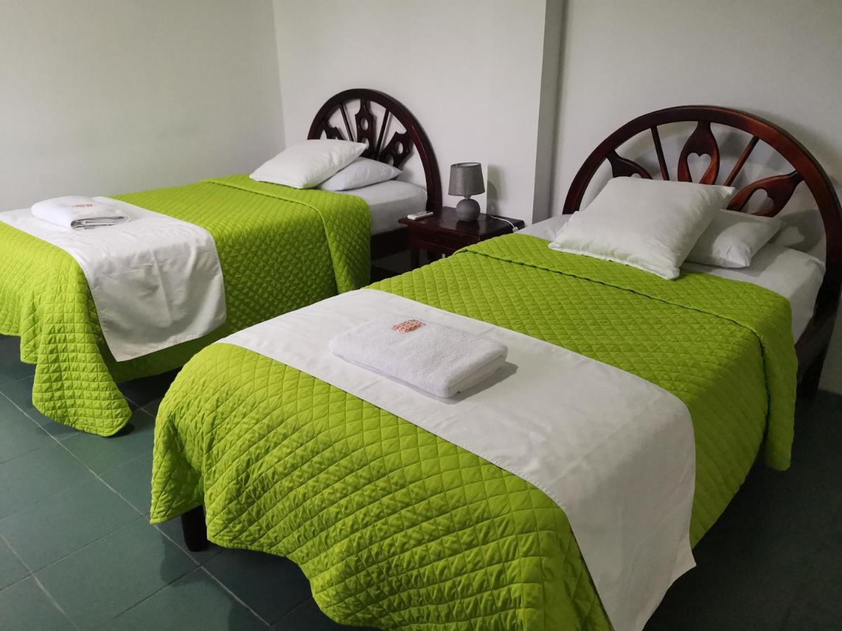 Hostal La Isla Del Descanso Puerto Villamil Εξωτερικό φωτογραφία